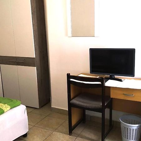 Hostel Maros Дьор Екстериор снимка