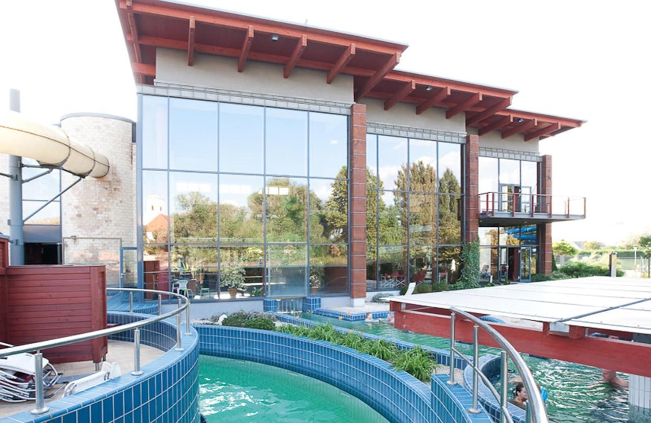 Hostel Maros Дьор Екстериор снимка
