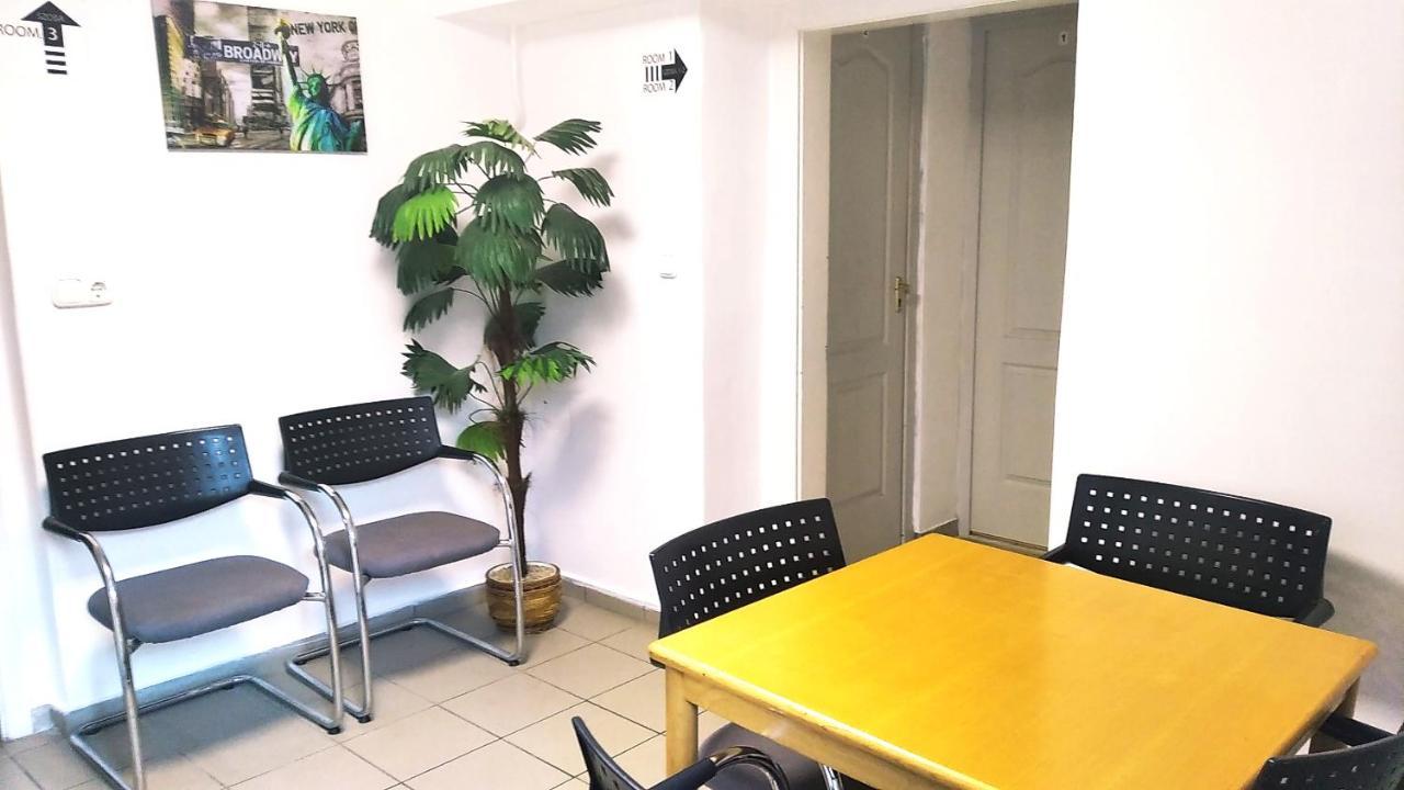 Hostel Maros Дьор Екстериор снимка
