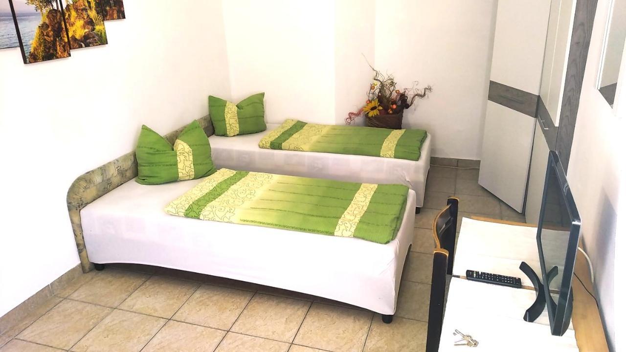 Hostel Maros Дьор Екстериор снимка