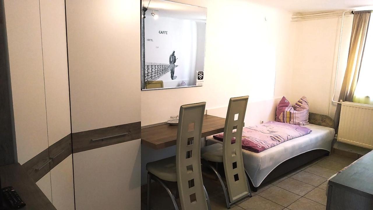 Hostel Maros Дьор Екстериор снимка