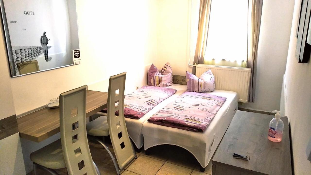 Hostel Maros Дьор Екстериор снимка