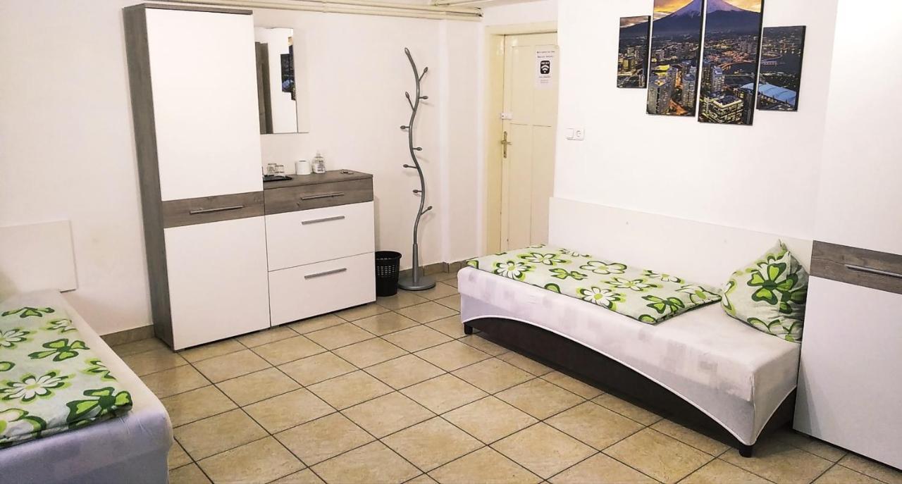 Hostel Maros Дьор Екстериор снимка