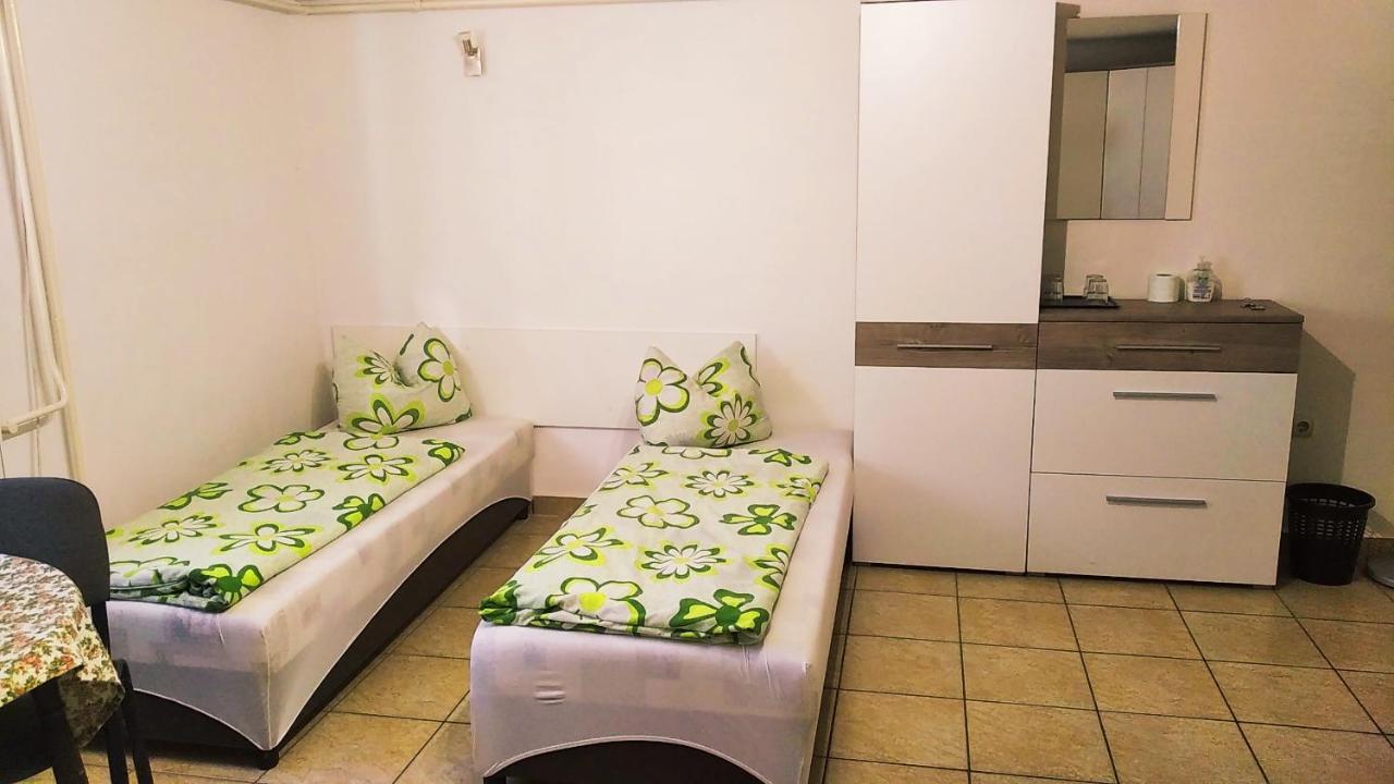 Hostel Maros Дьор Екстериор снимка